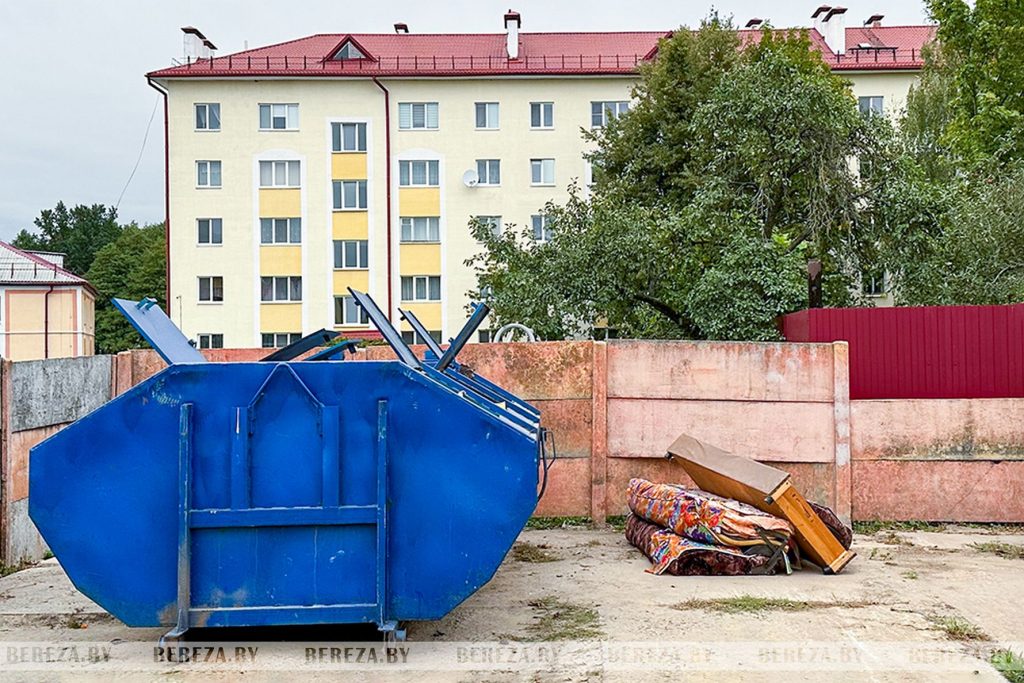 Жители Березы получают штрафы за нарушения при обращении с отходами